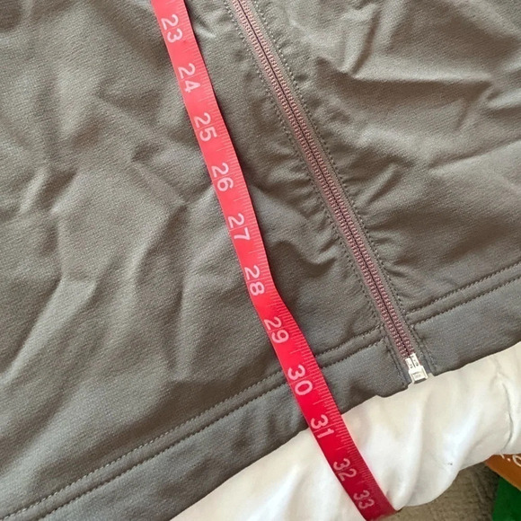 L.L. BEAN Men's All-Terrain Soft-Shell Jacket - Picture 4 of 11